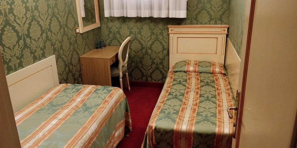 Hotel Villa Delle Palme Venedik-Lido Dış mekan fotoğraf